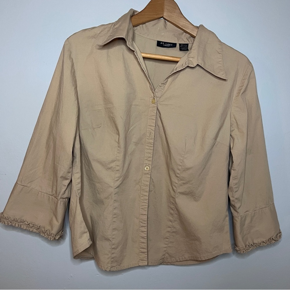 At Last Women’s Tan Button Up Shirt Size Large Like New High Quality